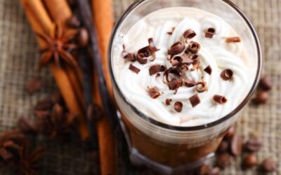Cappuccino met chocolade en rum